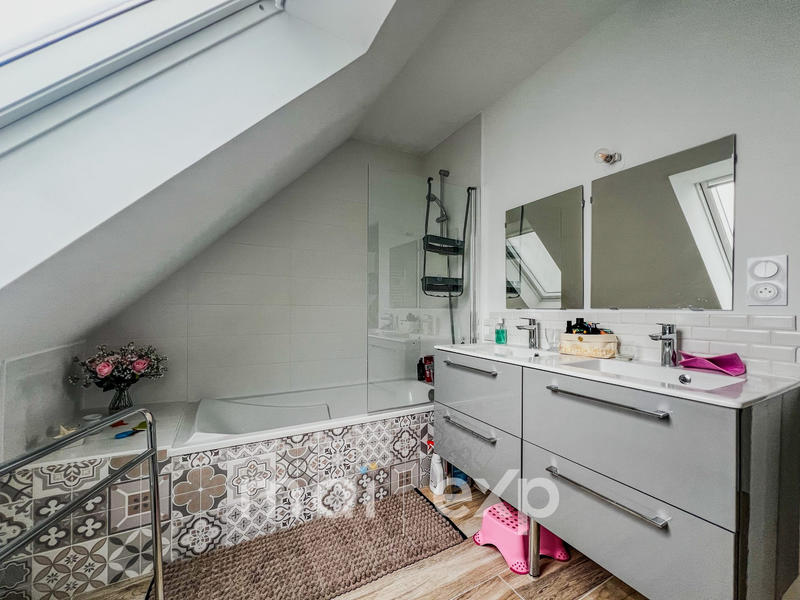 Maison contemporaine - 105 m² - 6 pièces