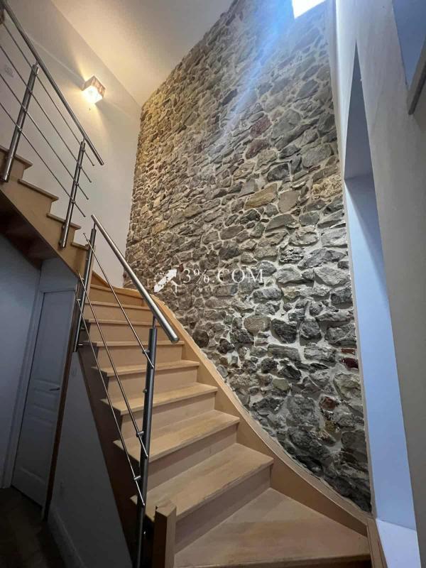 Maison - 210 m² - 11 pièces