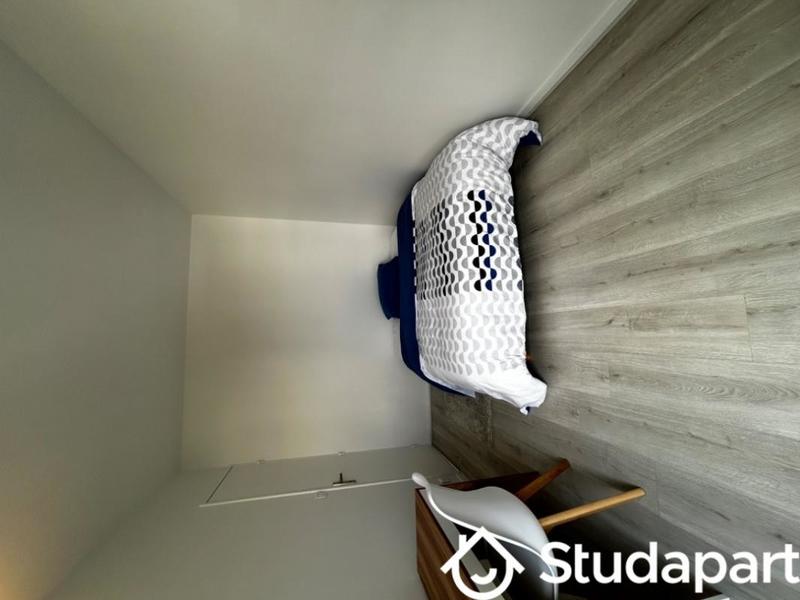 Chambre - 10 m² - 1 pièce