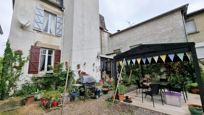 Maison - 188 m² - 9 pièces