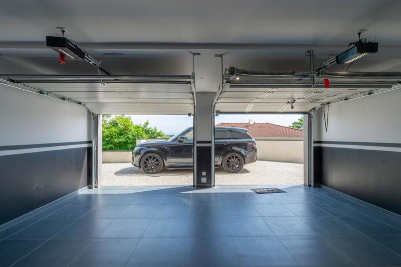 Maison - 226 m² - 6 pièces