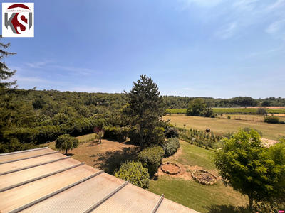 Maison - 214 m² - 8 pièces