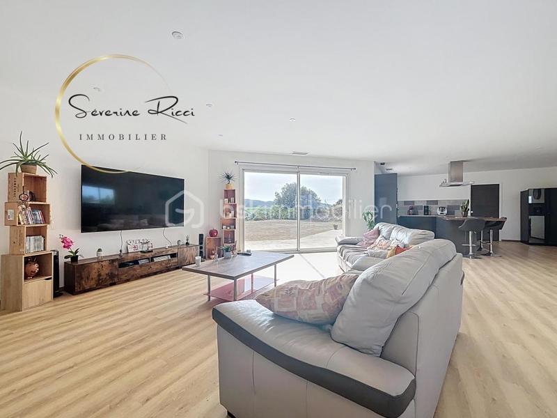 Villa - 181 m² - 6 pièces