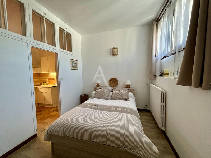 Maison - 312 m² - 9 pièces