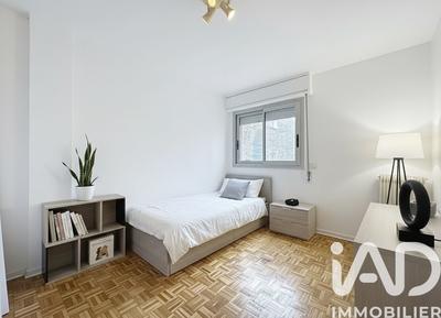 Appartement - 100 m² - 5 pièces