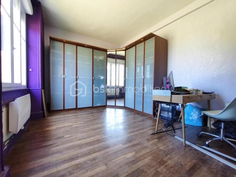 Maison - 238 m² - 7 pièces