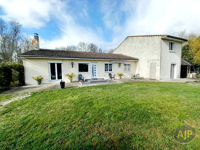 Maison - 175 m² - 8 pièces