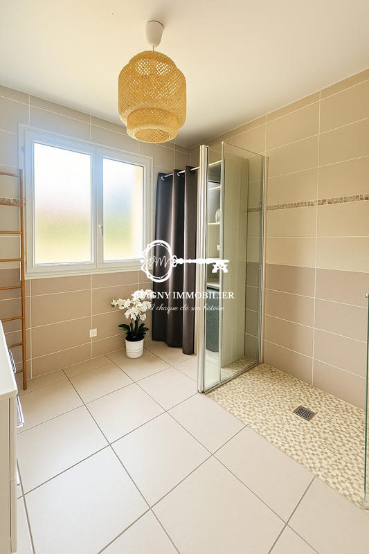 Maison traditionnelle - 95 m² - 5 pièces