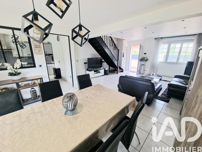 Maison - 92 m² - 4 pièces