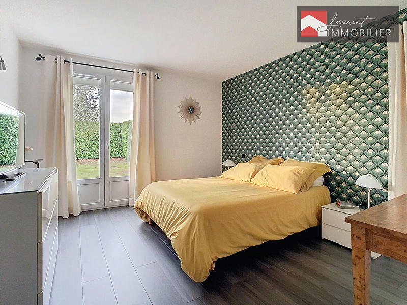 Maison - 201 m² - 6 pièces