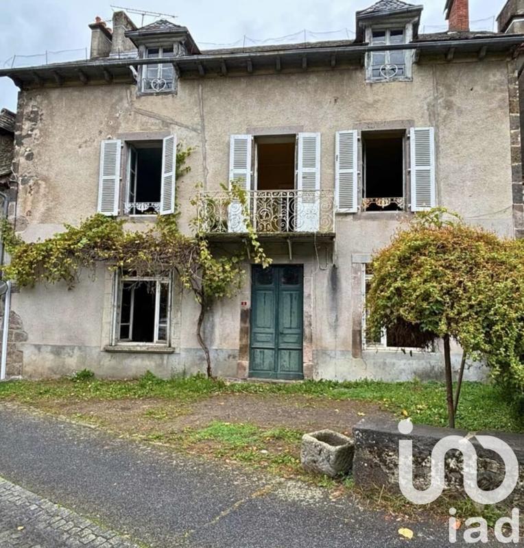 Maison de village - 303 m² - 6 pièces