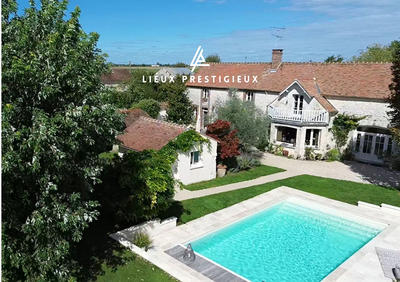 Demeure - 255 m² - 10 pièces