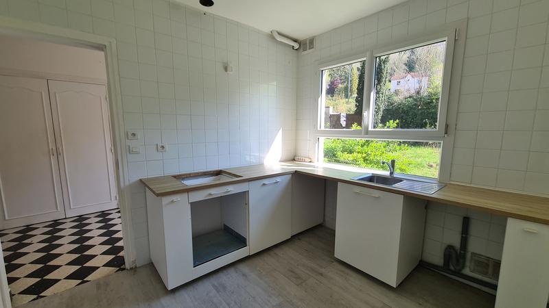 Maison - 285 m² - 13 pièces