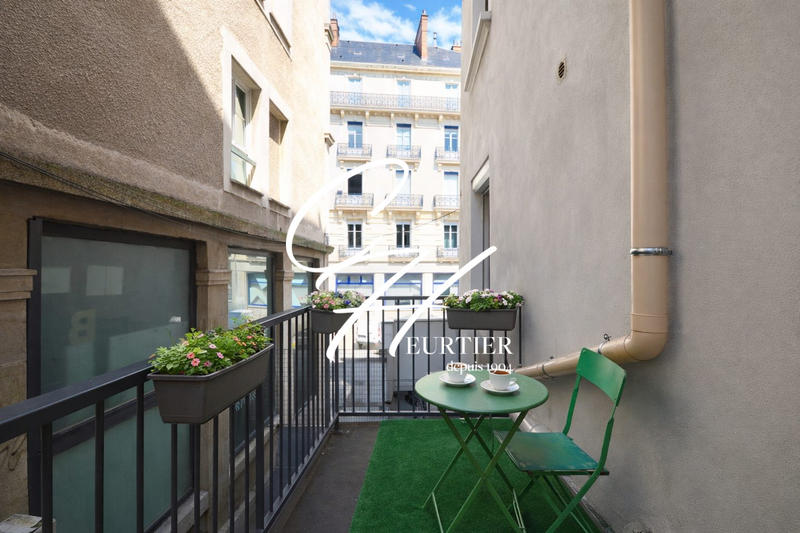 Appartement - 99 m² - 4 pièces