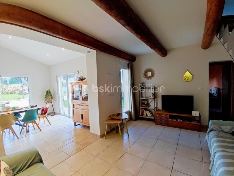 Propriété - 260 m² - 11 pièces