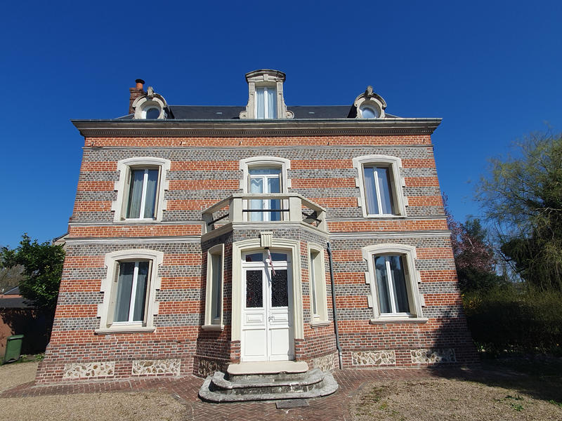 Maison - 187 m² - 10 pièces