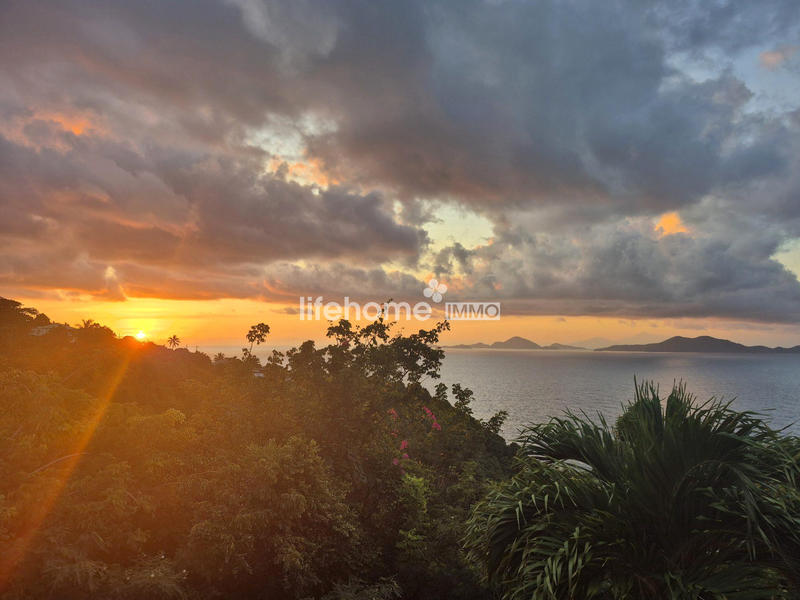 Maison - 122 m² - 4 pièces