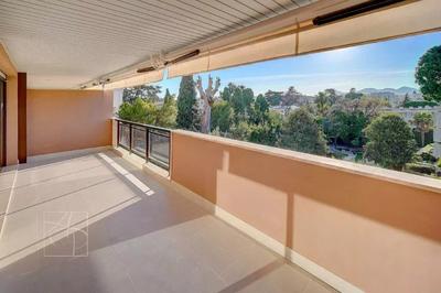 Appartement - 92 m² - 3 pièces