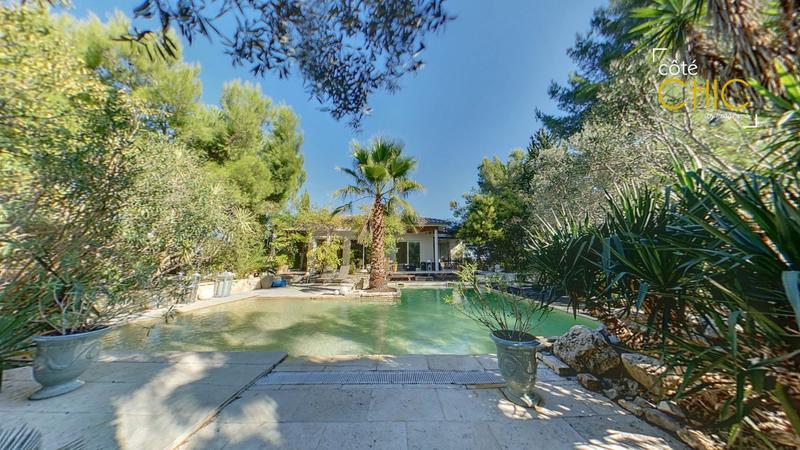 Maison - 254 m² - 7 pièces