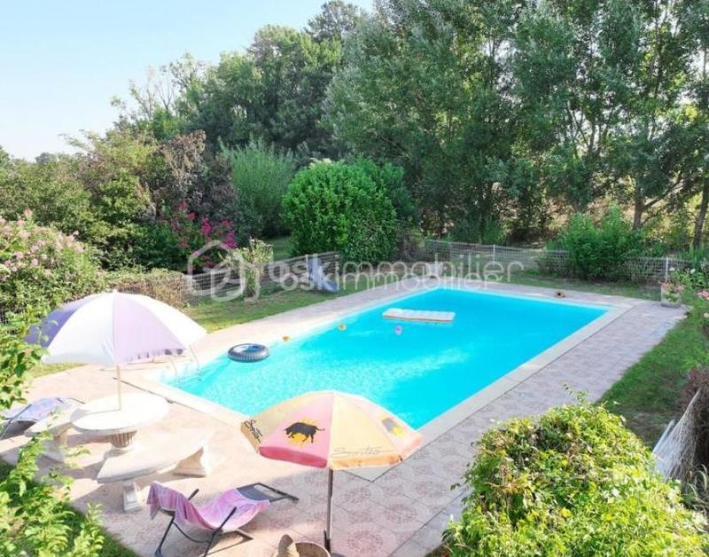 Demeure - 180 m² - 5 pièces