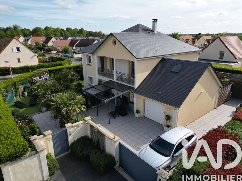 Maison - 181 m² - 7 pièces