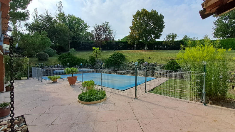 Maison - 180 m² - 5 pièces