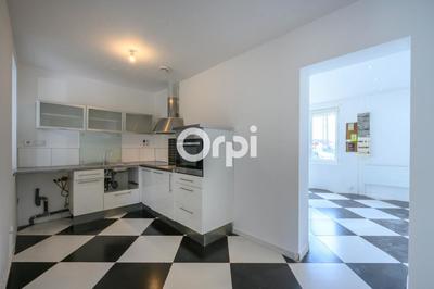 Maison - 80 m² - 4 pièces