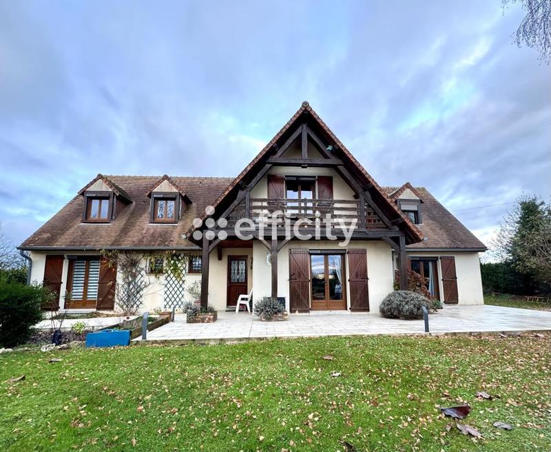 Maison - 240 m² - 8 pièces