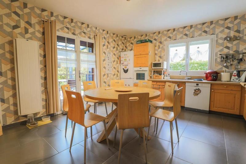 Maison - 238 m² - 7 pièces