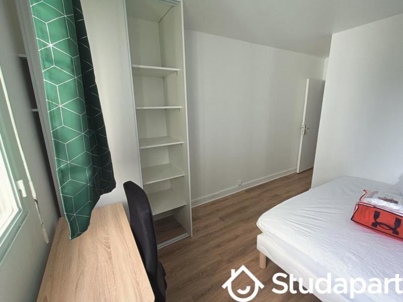 Chambre - 11 m² - 1 pièce