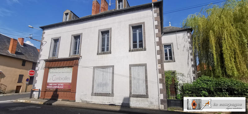 Maison traditionnelle - 283 m² - 17 pièces