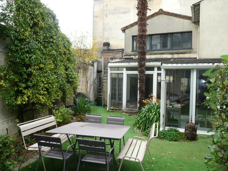 Maison de ville - 261 m² - 11 pièces