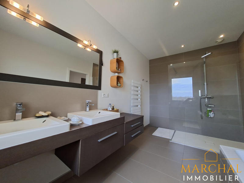 Villa - 294 m² - 10 pièces