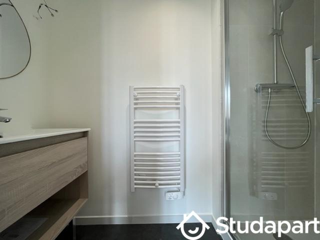 Chambre - 9 m² - 1 pièce