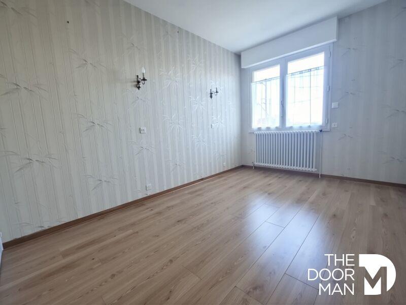 Maison - 93 m² - 5 pièces