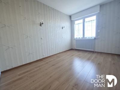 Maison - 93 m² - 5 pièces