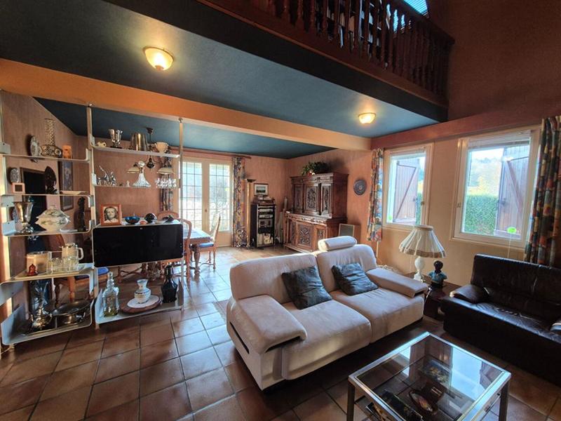 Maison - 177 m² - 7 pièces