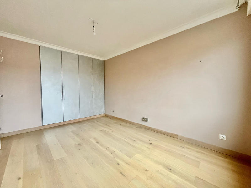 Appartement - 93 m² - 4 pièces