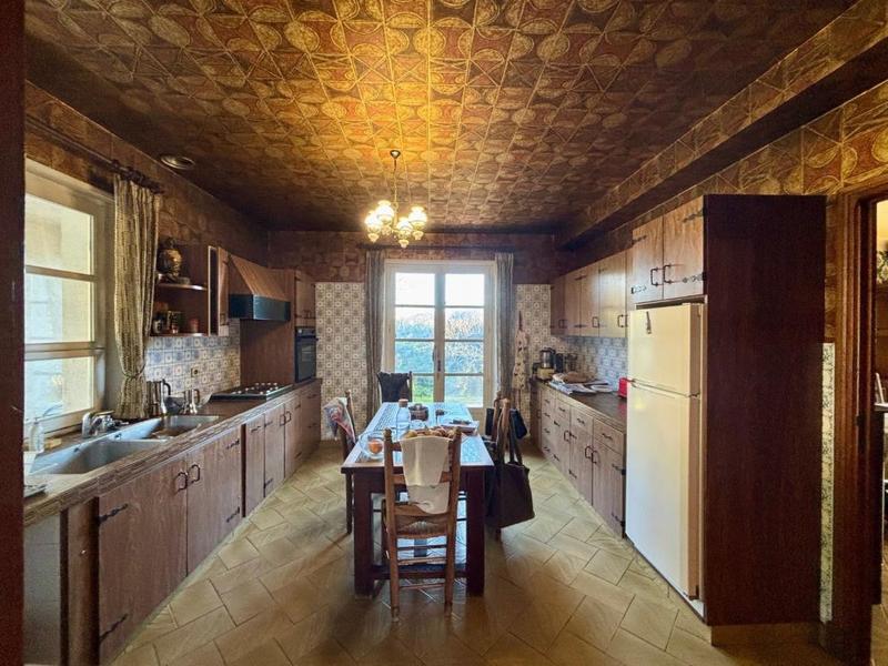 Maison - 230 m² - 6 pièces