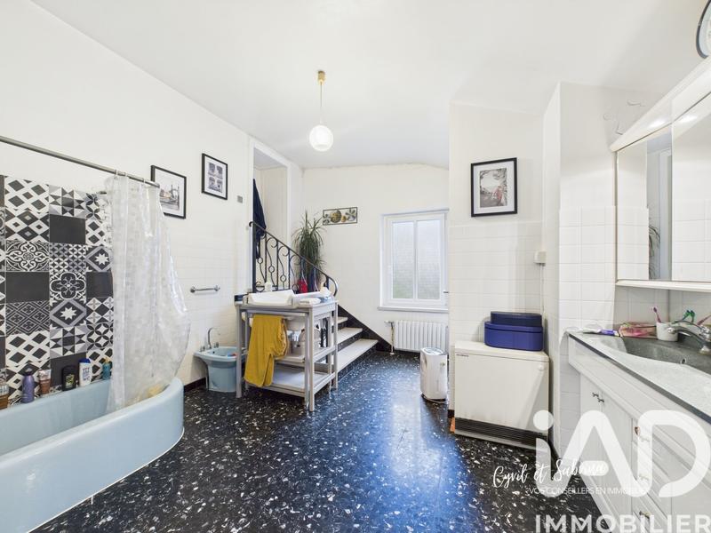 Maison - 253 m² - 10 pièces