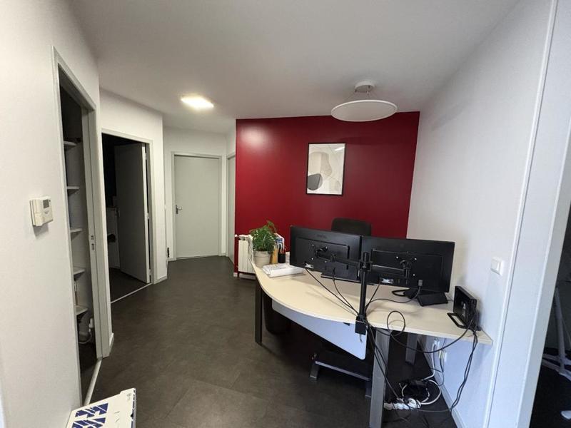 Bureau - 100 m² - 9 pièces