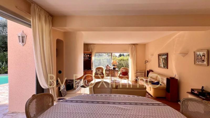 Maison - 151 m² - 6 pièces