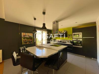 Maison - 157 m² - 7 pièces