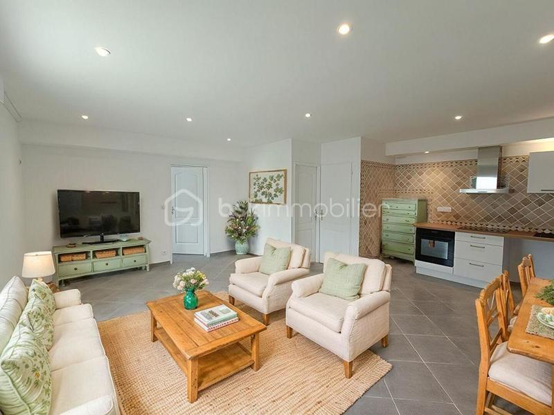 Appartement - 79 m² - 3 pièces