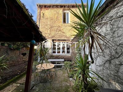 Maison - 183 m² - 5 pièces