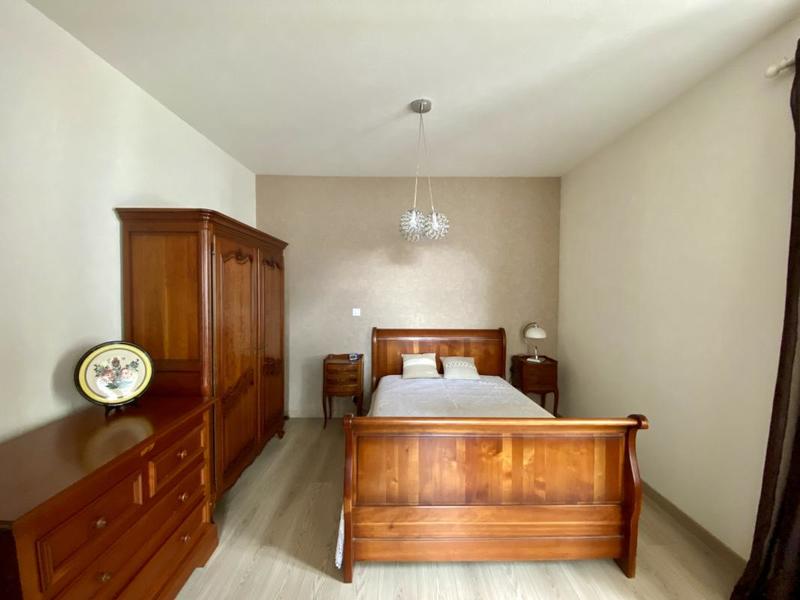 Maison - 300 m² - 13 pièces