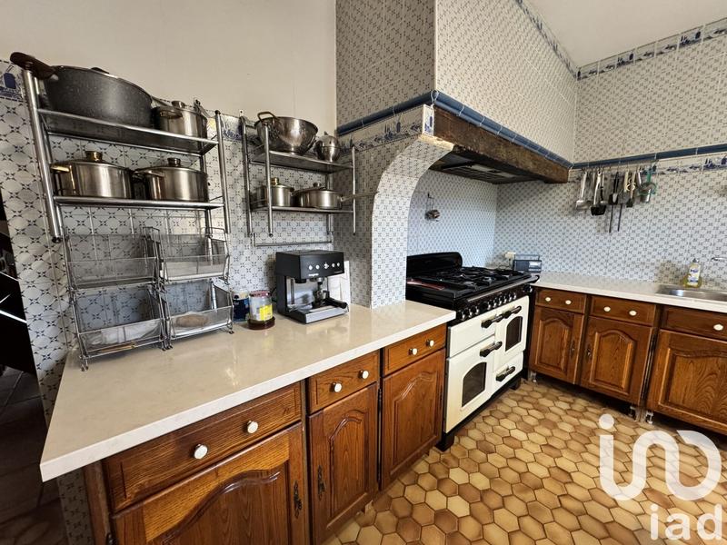 Maison - 230 m² - 8 pièces