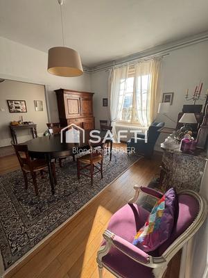 Maison - 220 m² - 9 pièces
