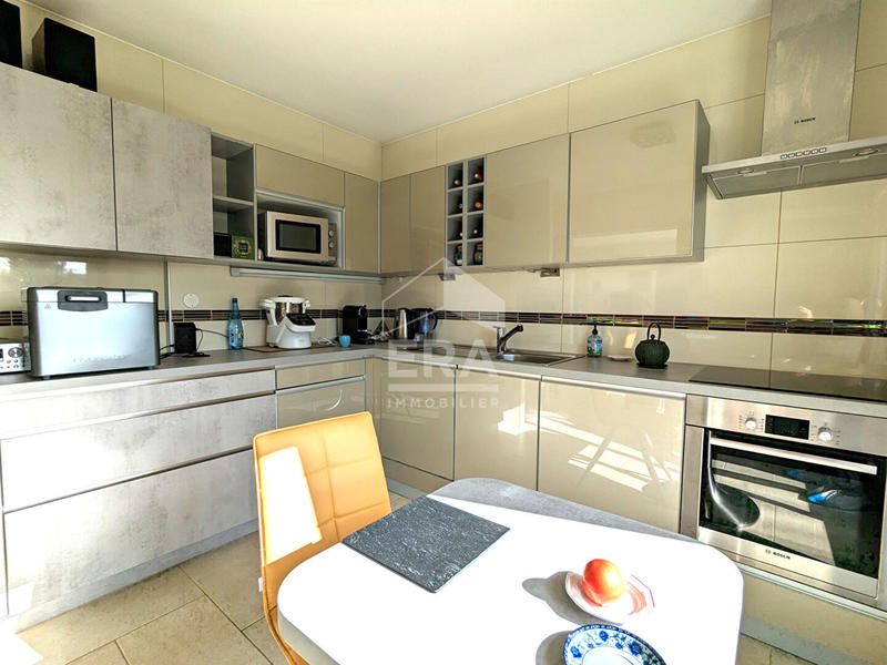 Maison - 233 m² - 10 pièces