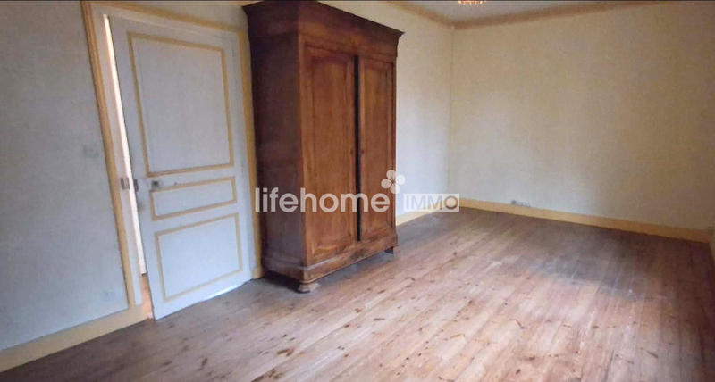 Maison - 181 m² - 9 pièces